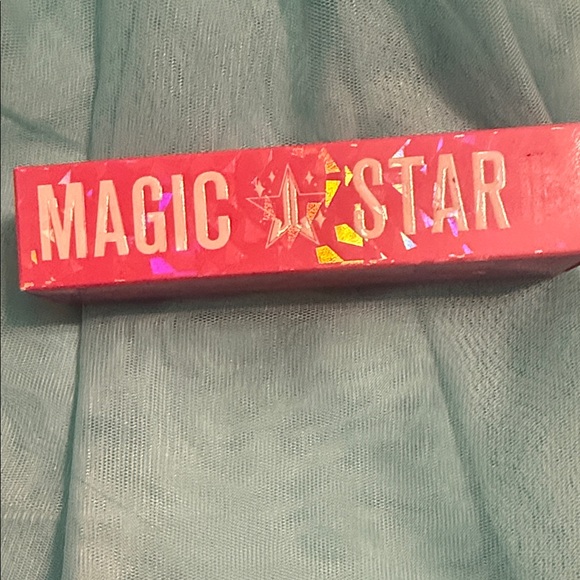 Jeffree Star Magic Star Concealer - Red Packaging - Picture 1 of 6